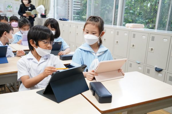 学校視察が続いています